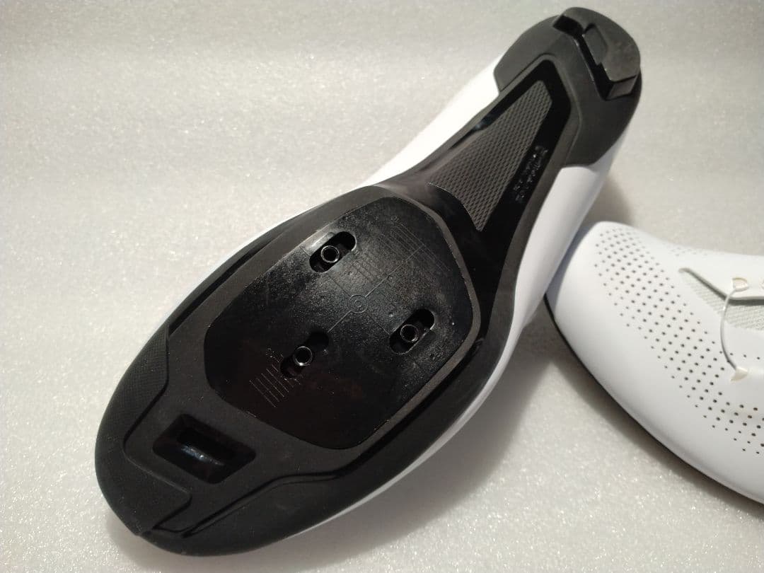 シマノ サイクルシューズ RC3 サイズ 42 ノーマル 色ホワイト