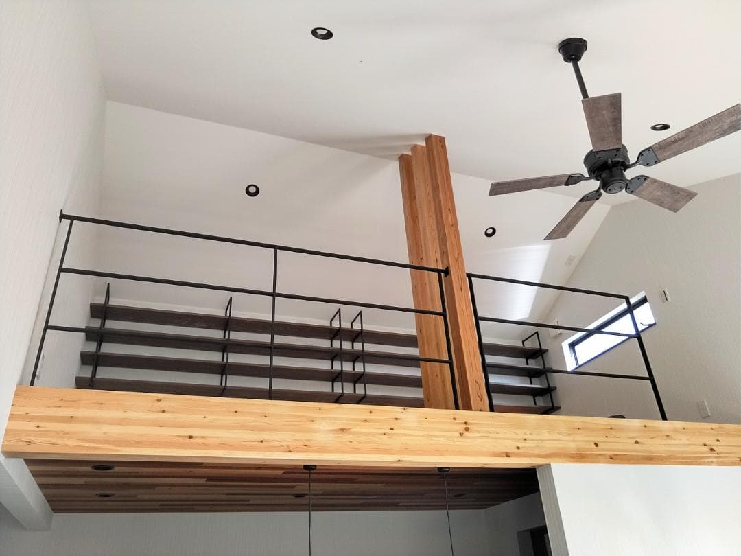 アイアン階段　スケルトン階段　鉄骨階段　オーダー製作いたします！