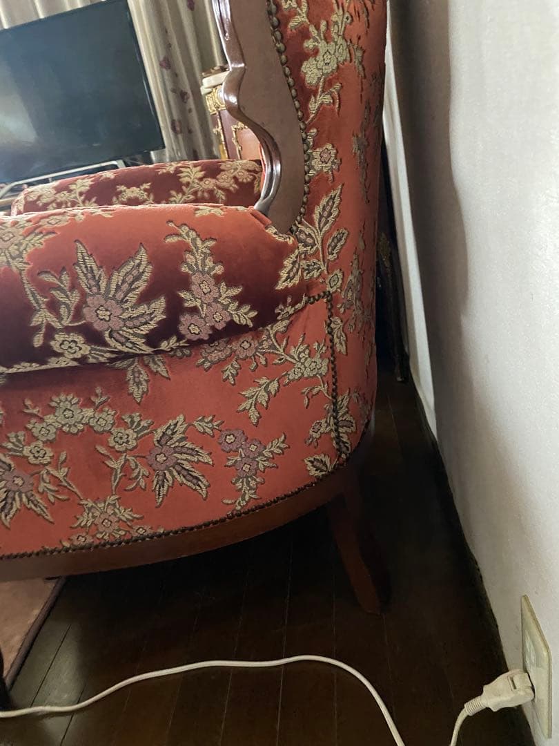 金華山　イタリア　クラシック赤色ベルベットアームソファ