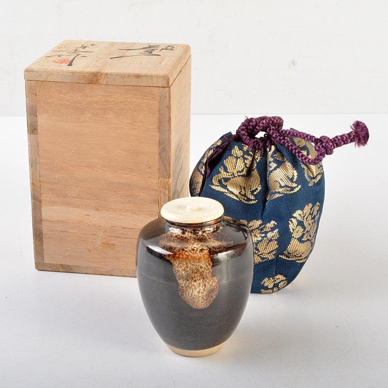 茶道具　桶谷定一作　肩衝茶入　仕覆付　共箱　V　6426