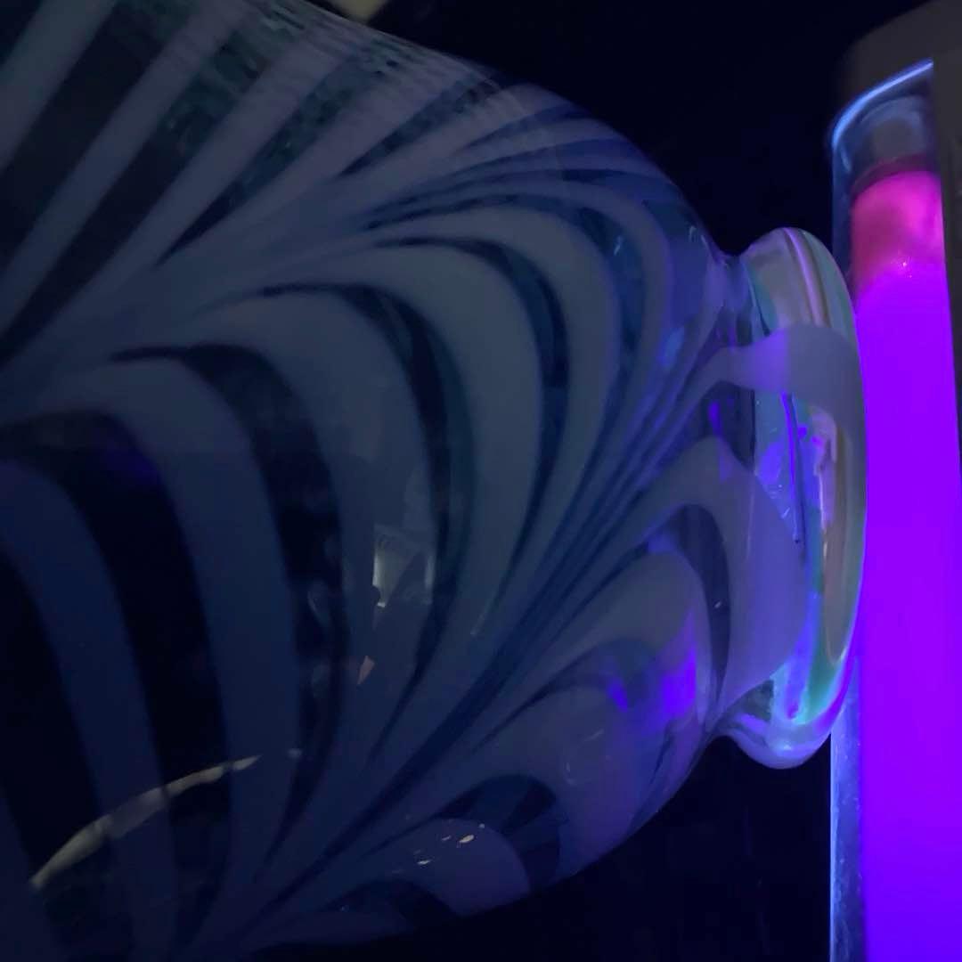 骨董　時代ガラス　希少　電笠フリル　掻き揚げ紋　　水色ガラス　菓子鉢　ウラン１客