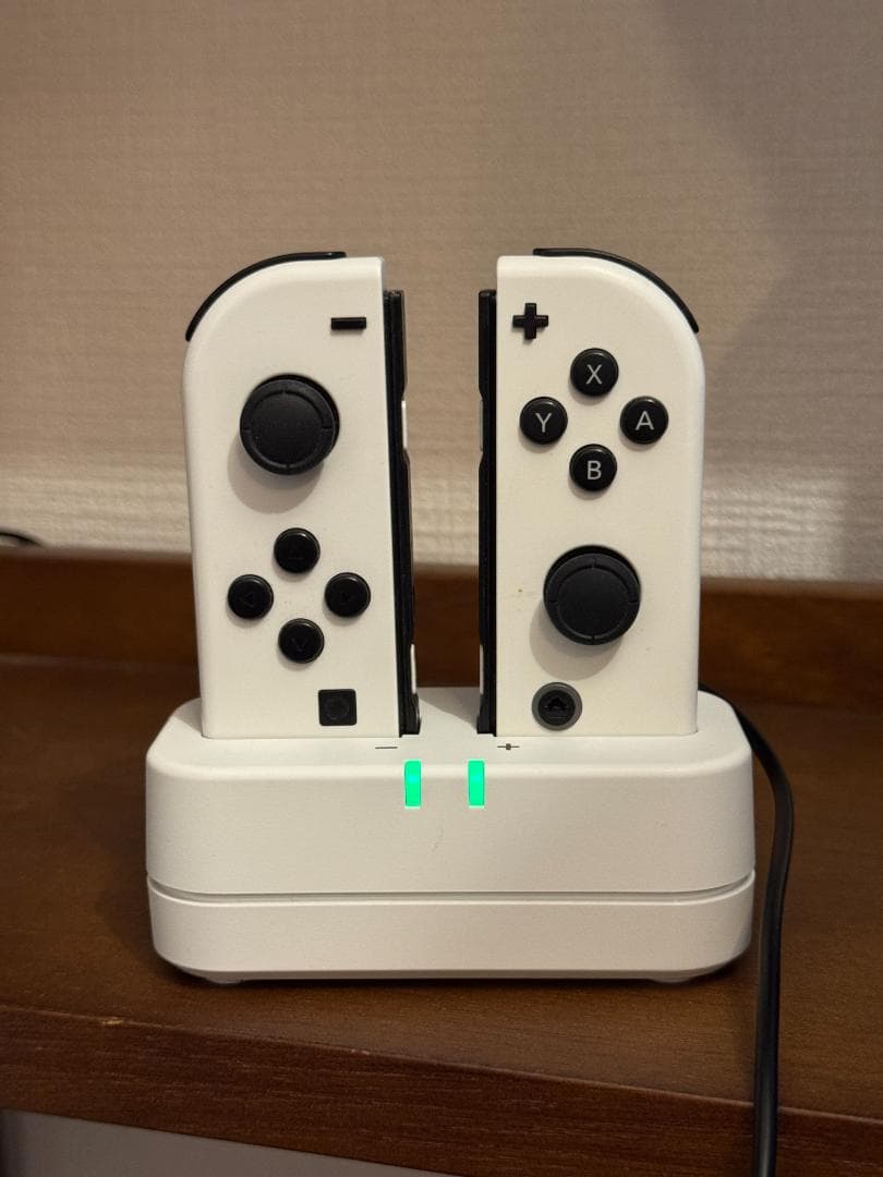 Nintendo Switch 本体セット 社外プロコン、ジョイコンスタンド付き