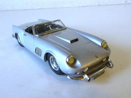 特価 AMR (1/43) フェラーリ 250GT California