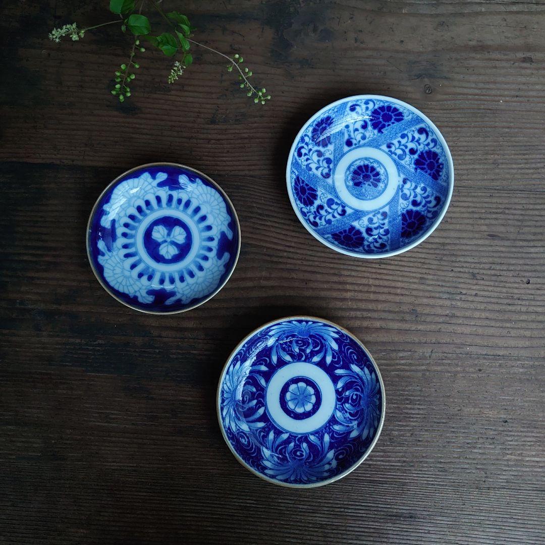 【ご成約】三田青磁 陽刻 花蝶文 八角小皿 と 骨董の器 おまとめ