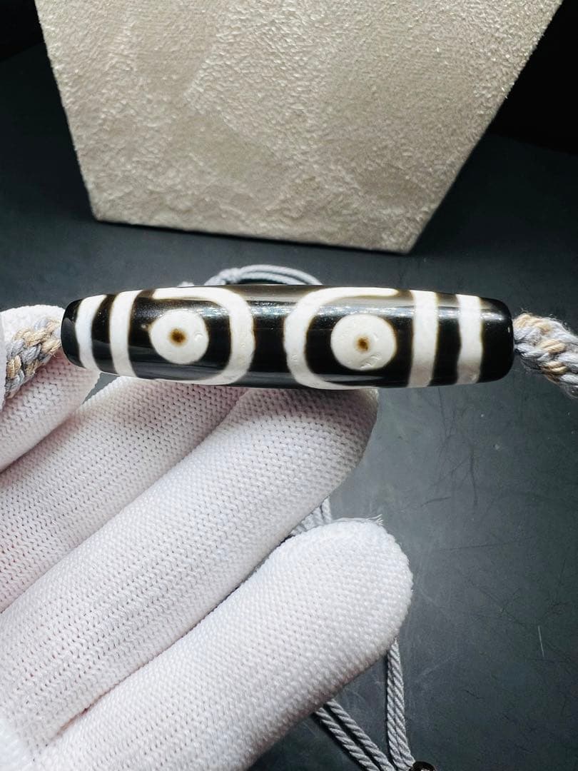 文玩堂：極致黒白宝蓋三眼天珠（財運を助ける）