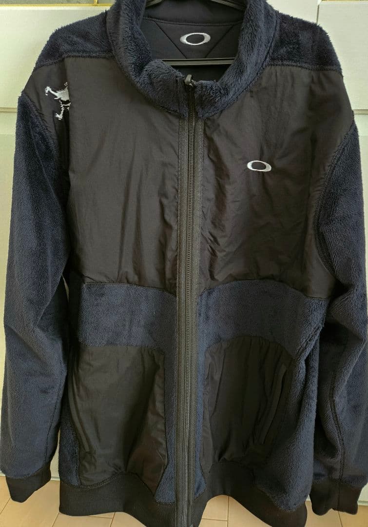 美品！OAKLEYオークリースカル　リバーシブル上下セットアップ（Lサイズ）