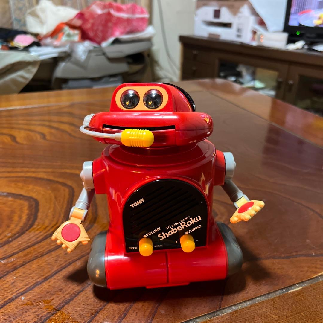 TOMY Shabekuro 赤いロボット