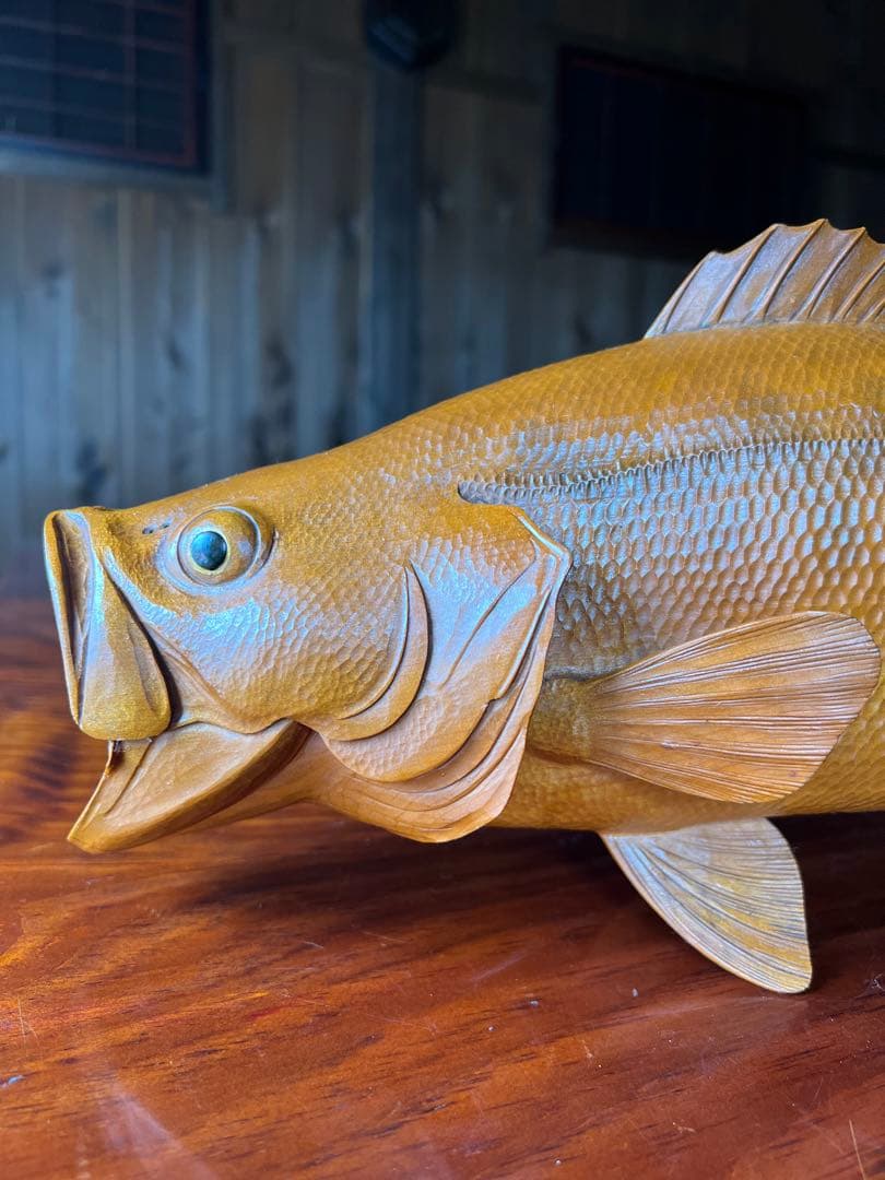 ブラックバス　カービングフィッシュ