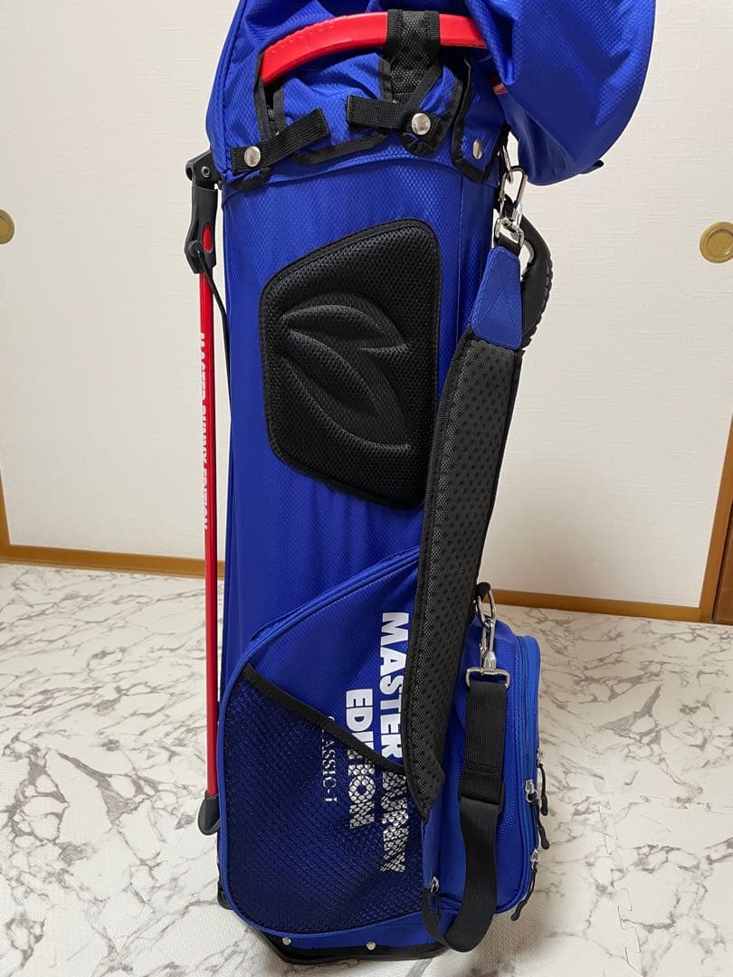 MASTER BUNNY EDITION 軽量　スタンド付き　キャディーバッグ