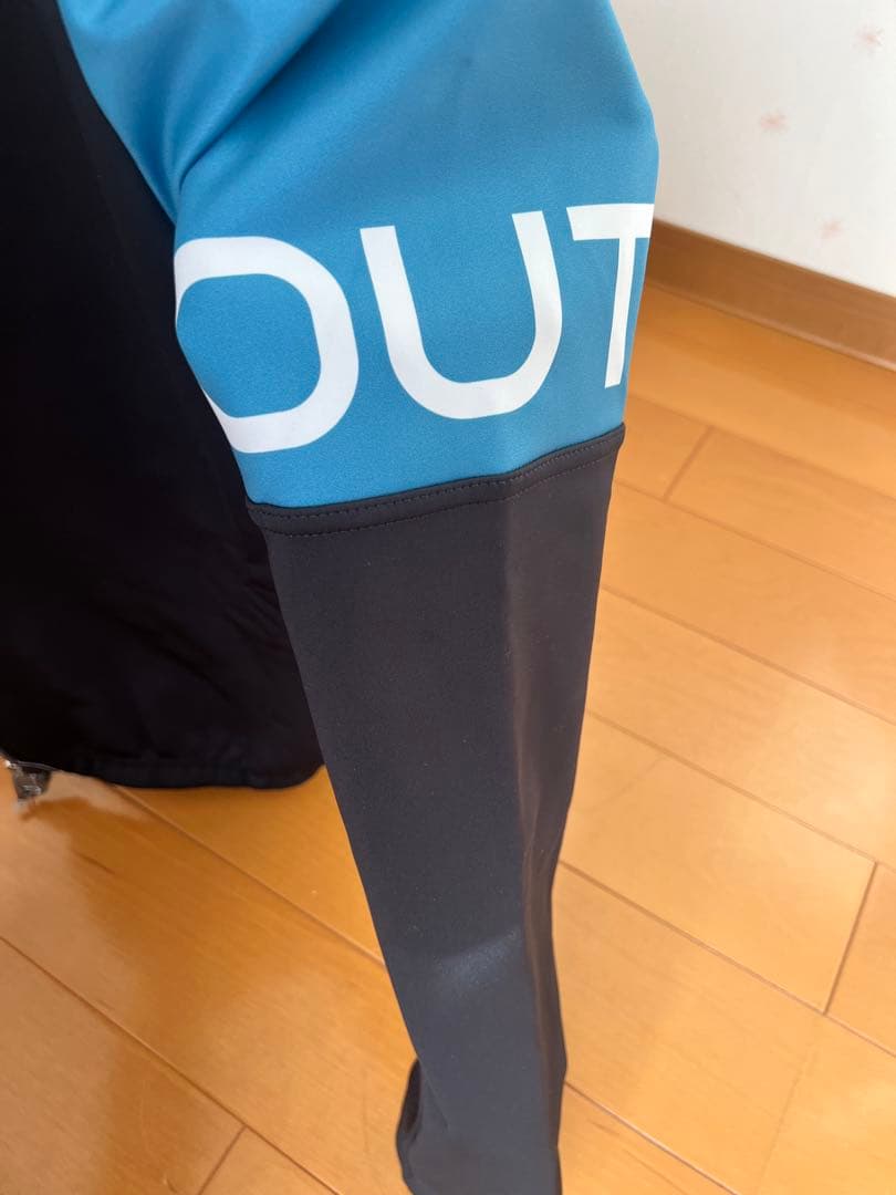 サイクルジャージ 黒/赤/青 長袖 ドットアウト 防風機能