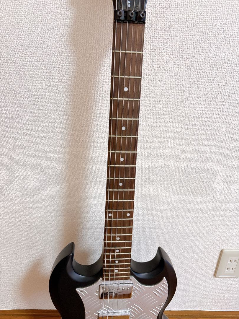 。Epiphone エピフォン ギター　エレキギター　弦楽器　一部欠損あり
