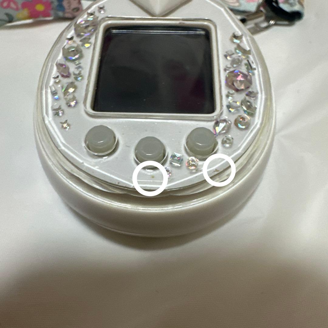 BANDAI たまごっちピース ホワイト 【ネックストラップ付き】