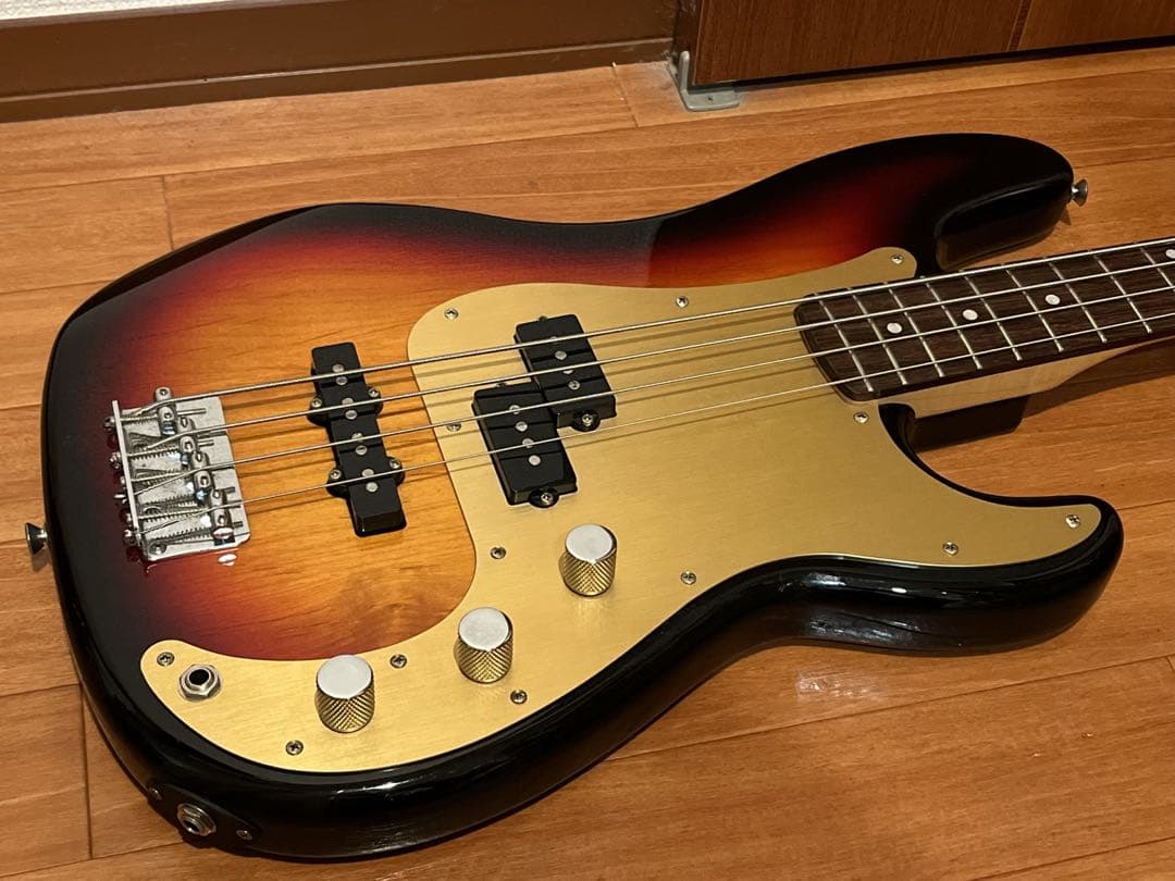 Squier PJ プレベ Precision Bass ゴールドピックガード