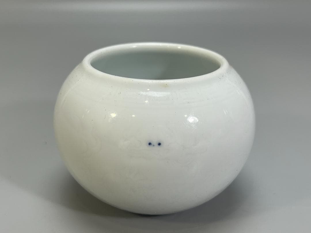 中国美術 白釉暗刻雙龍紋小罐 白磁小壺 高6cm