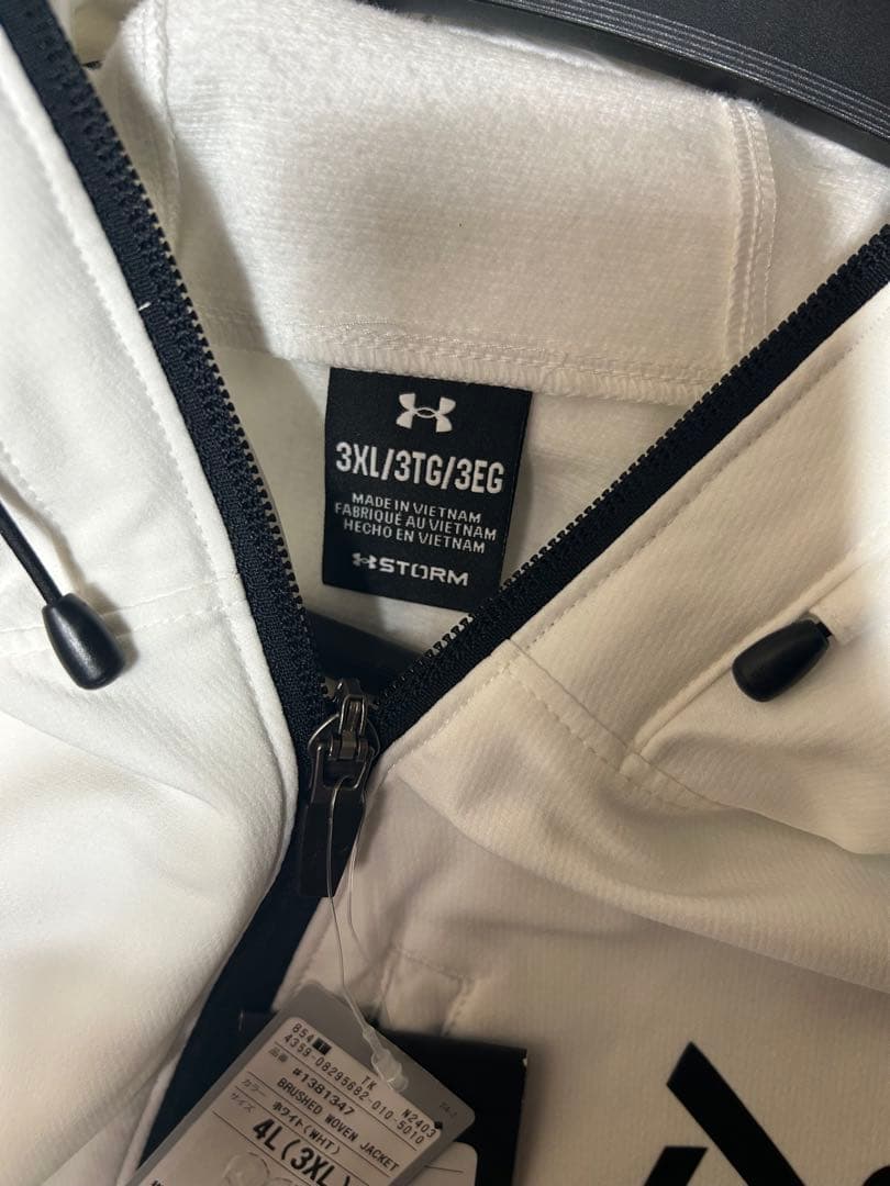UNDER ARMOUR 防水パーカー 3XL 未使用 白 トレーニング