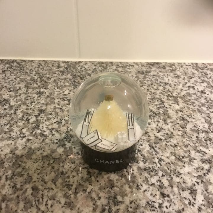 シャネルスノードーム　シャネル　スノードーム