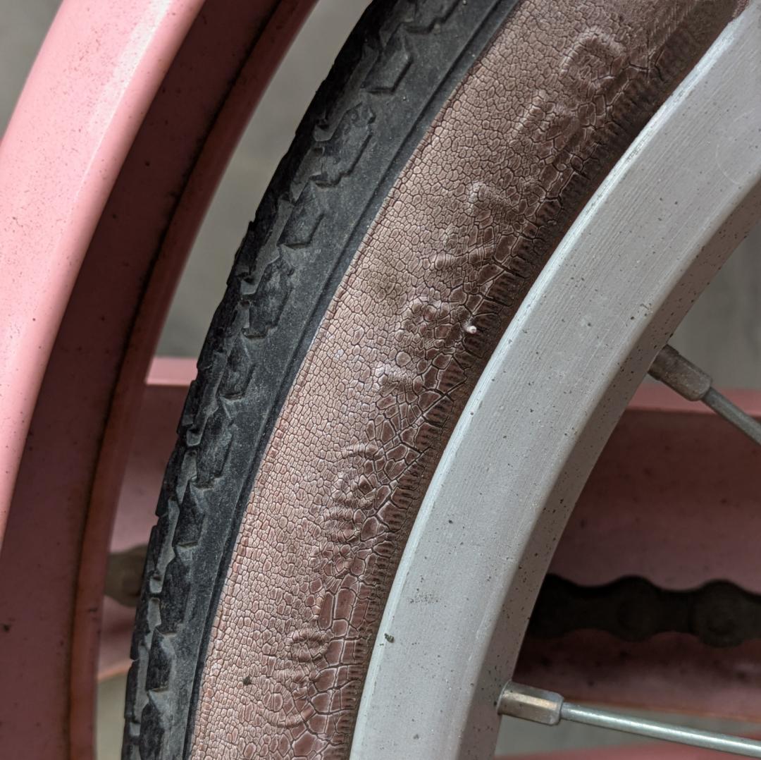 【店頭引取】 BRIDGESTONE ハッチ HACCHI 16インチ ピンク