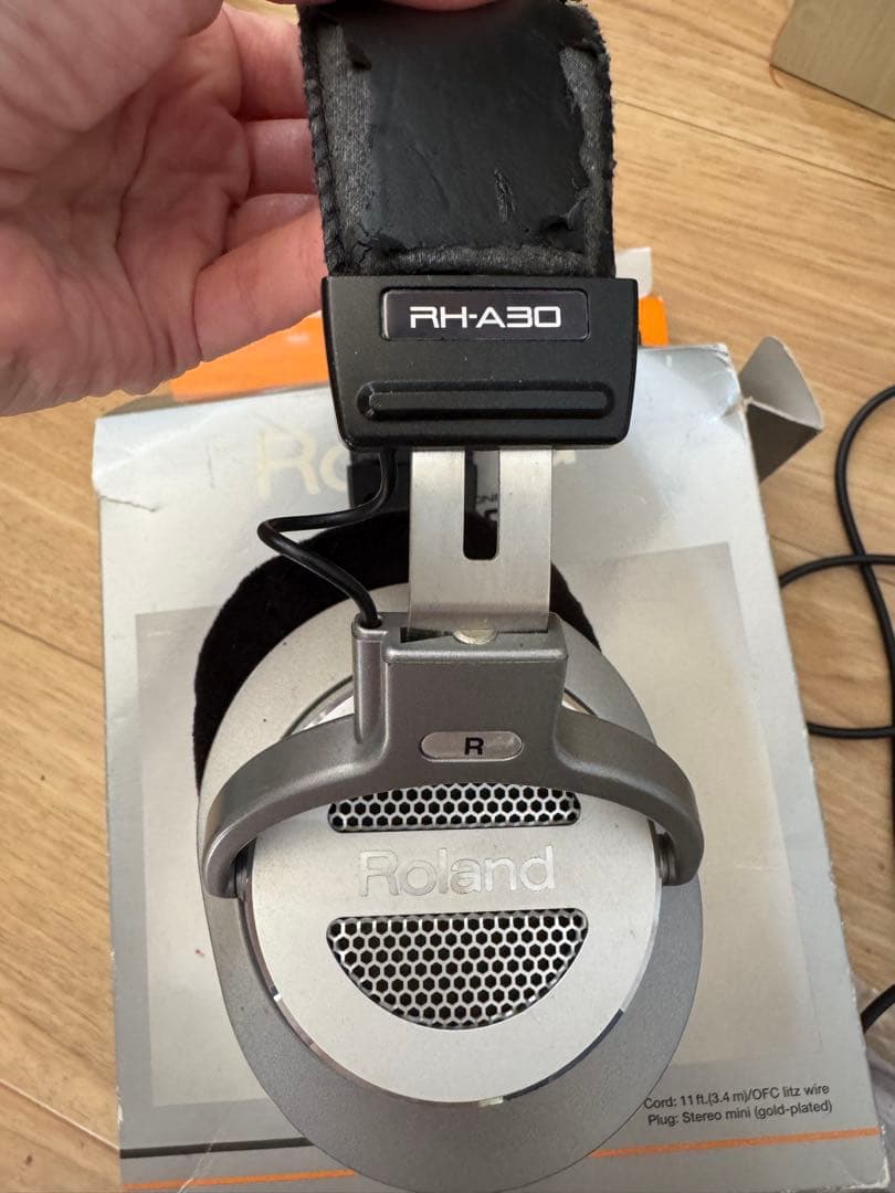 ローランドモニターヘッドホンRH-A30