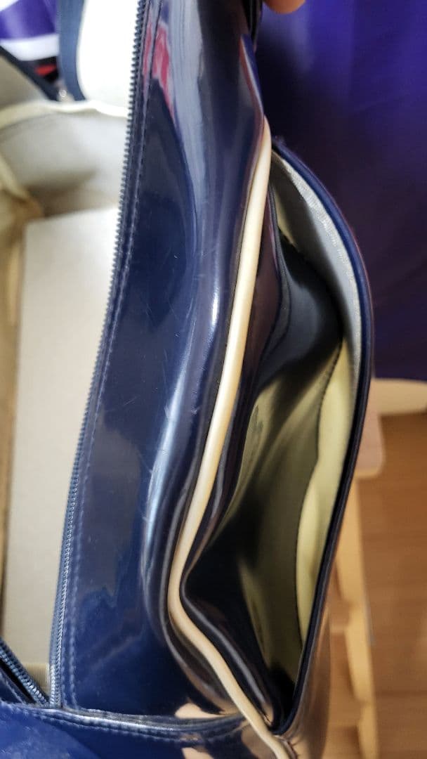 adidas エナメルボストンバック　紺色　ユーズド品