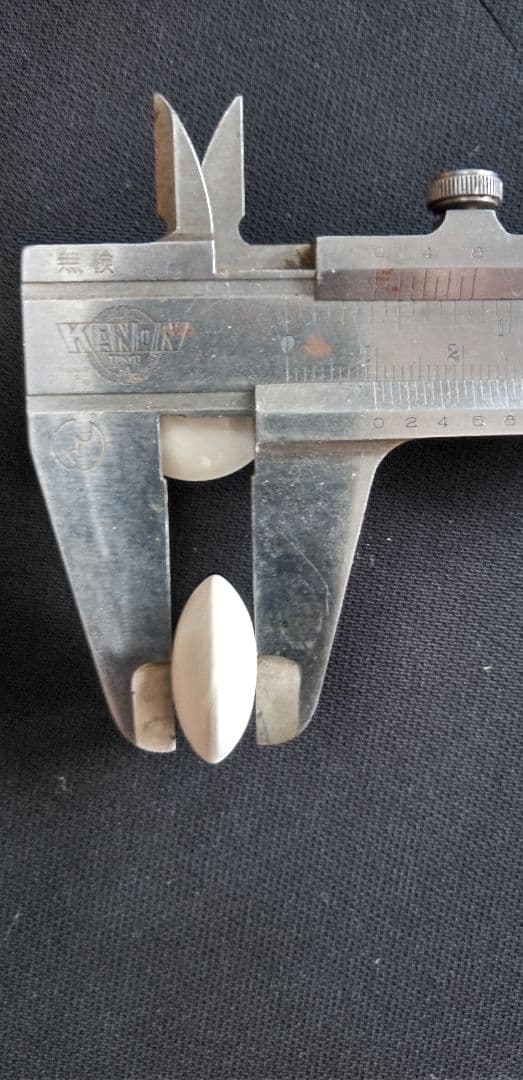 蛤白石 181個 、那智黒石、189個欅木製ボウル2個セット