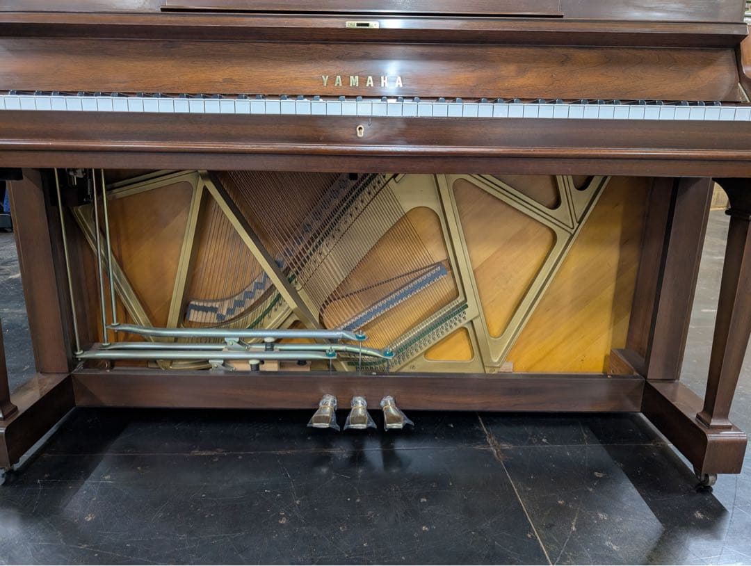 ヤマハ最高級ピアノW-201 配送無料（地域限定） 調律、クリーニング済の逸品