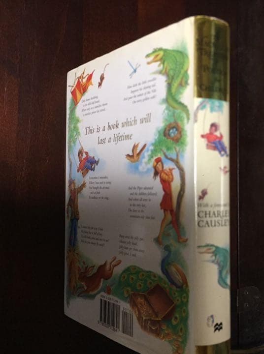 能登地震寄付　マクミラン児童詩集　英語