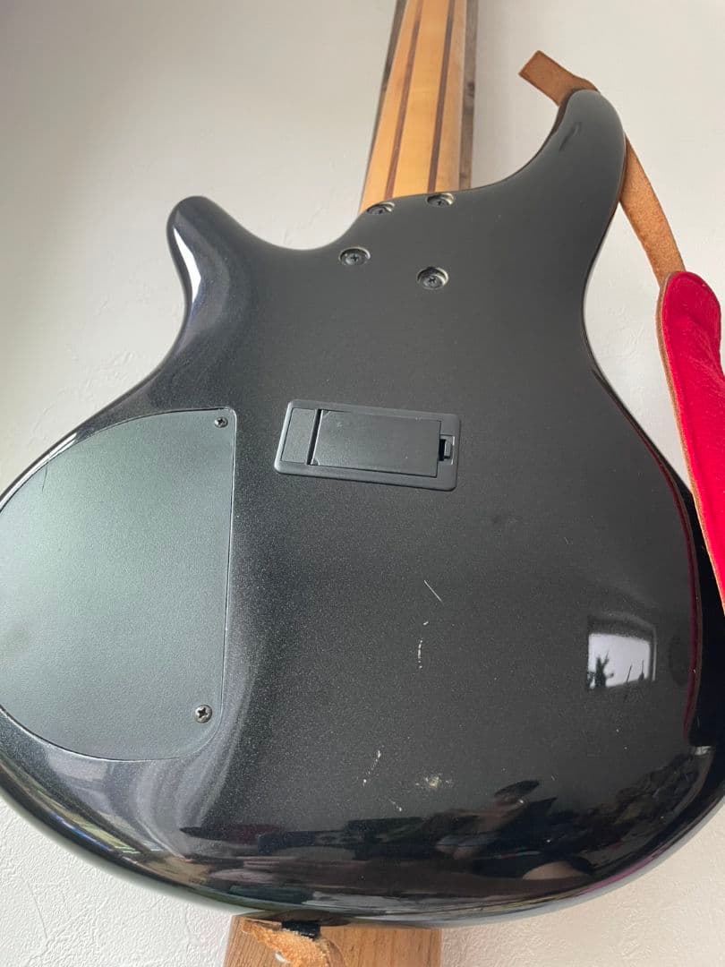 Ibanez　sr305 アクティブエレキベース