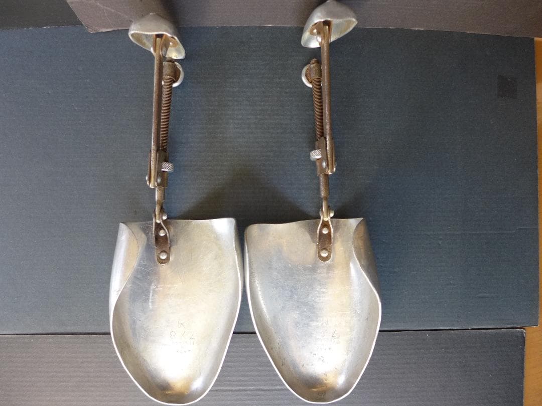 時代物　戦前　古いCHURCH’S シューキーパー　7x8 M 英国製　レトロ