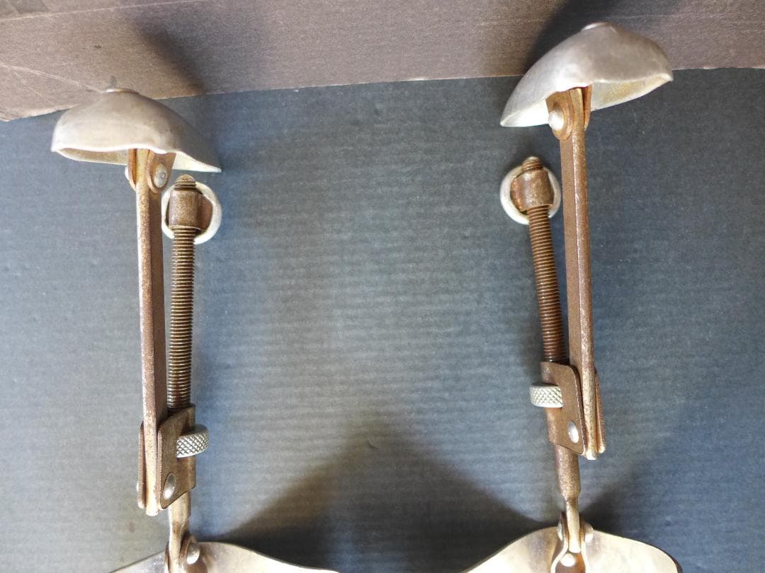 時代物　戦前　古いCHURCH’S シューキーパー　7x8 M 英国製　レトロ