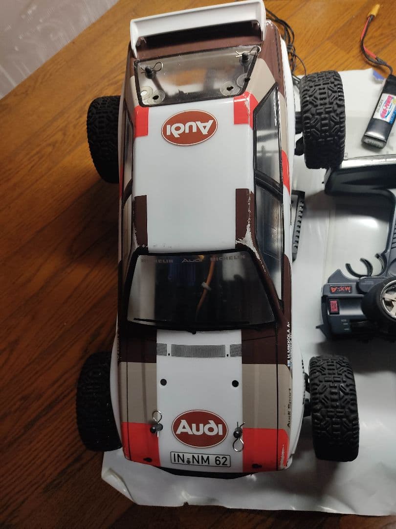 ブラシレス EP 1/8 オフロード アウディ クワトロ？