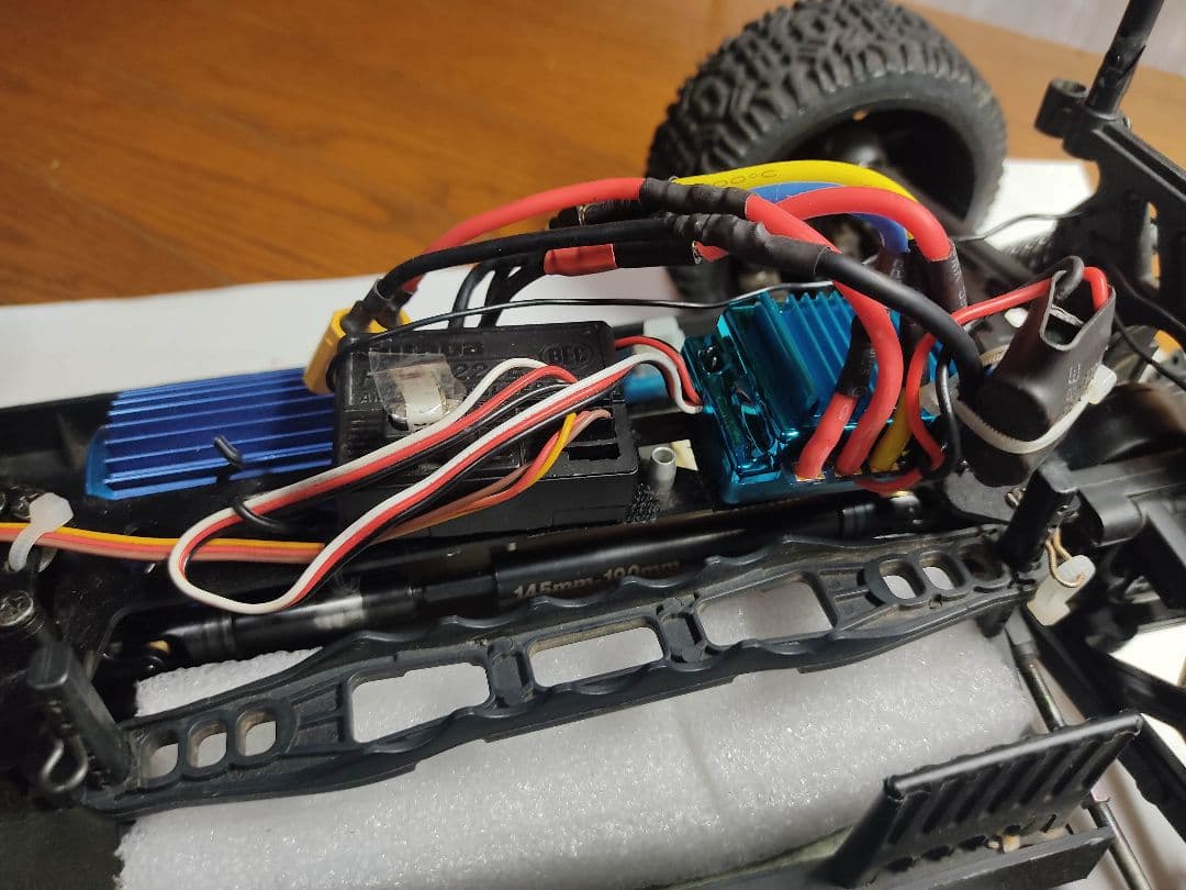 ブラシレス EP 1/8 オフロード アウディ クワトロ？