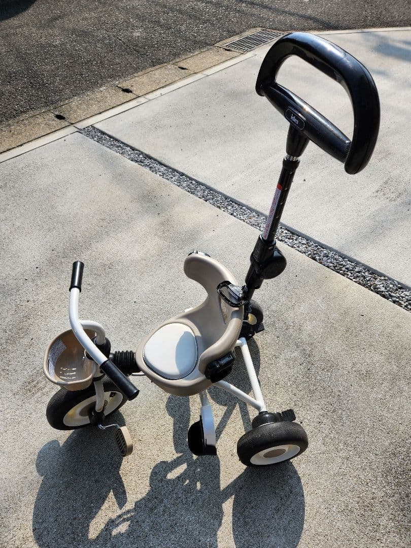 ides 折りたたみおさんぽコンポ　折りたたみ三輪車　ベージュ