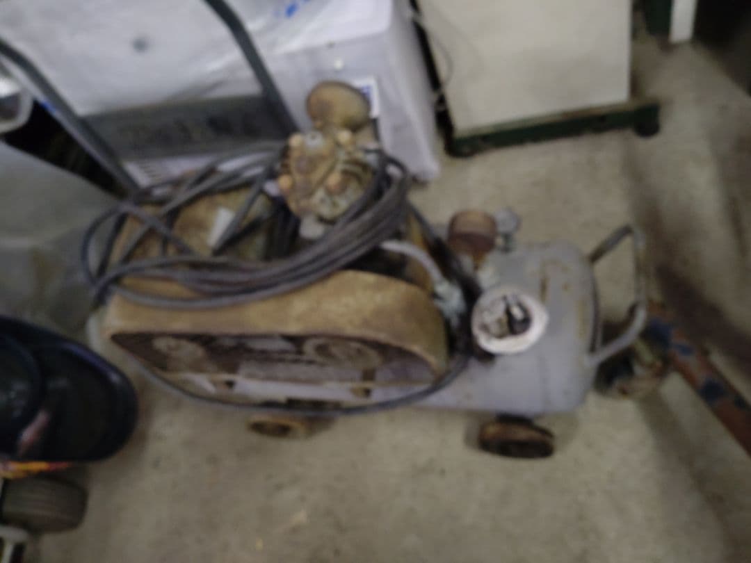 エアーコンプレッサー