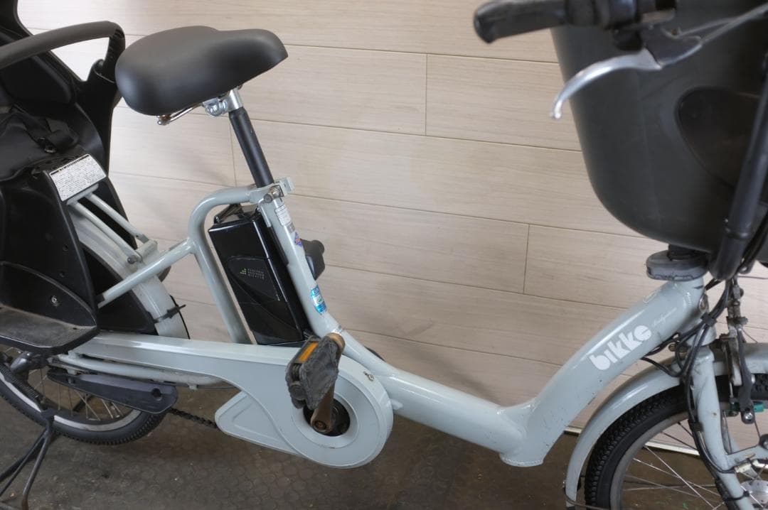 ムギ )ブリヂストBikkeポーラ　20インチ　3段　8.9Ah充電器あり