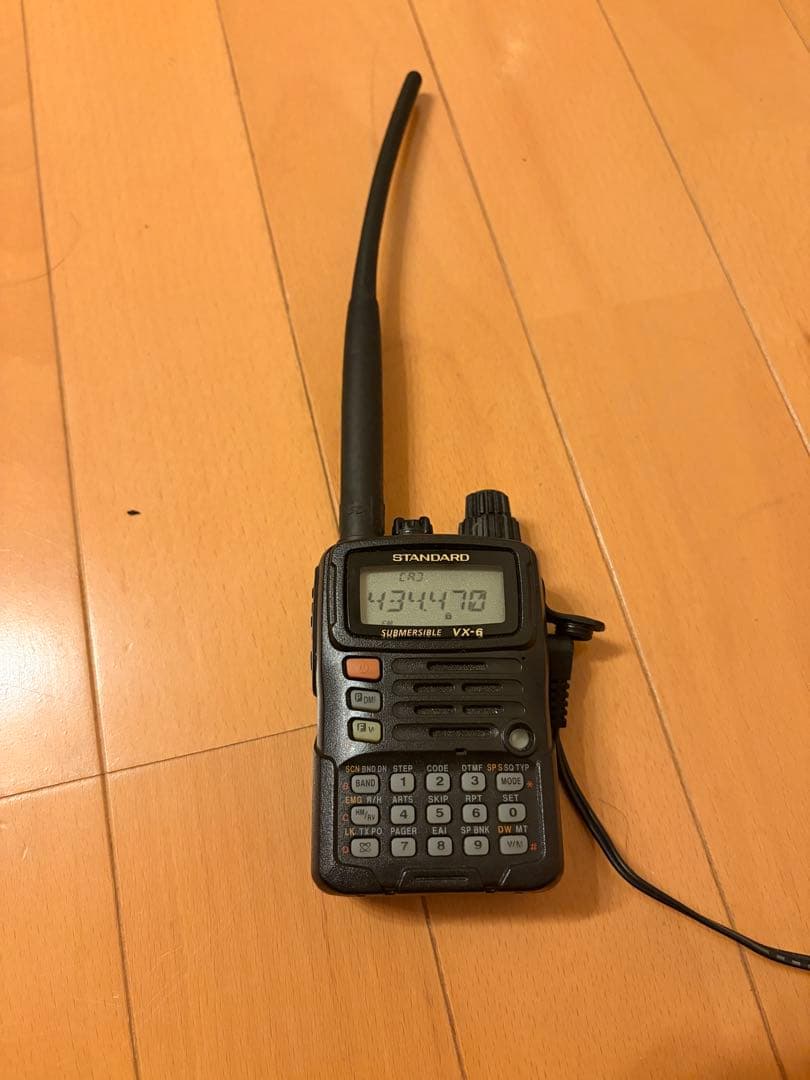 トランシーバー YAESU STANDARD VX-6