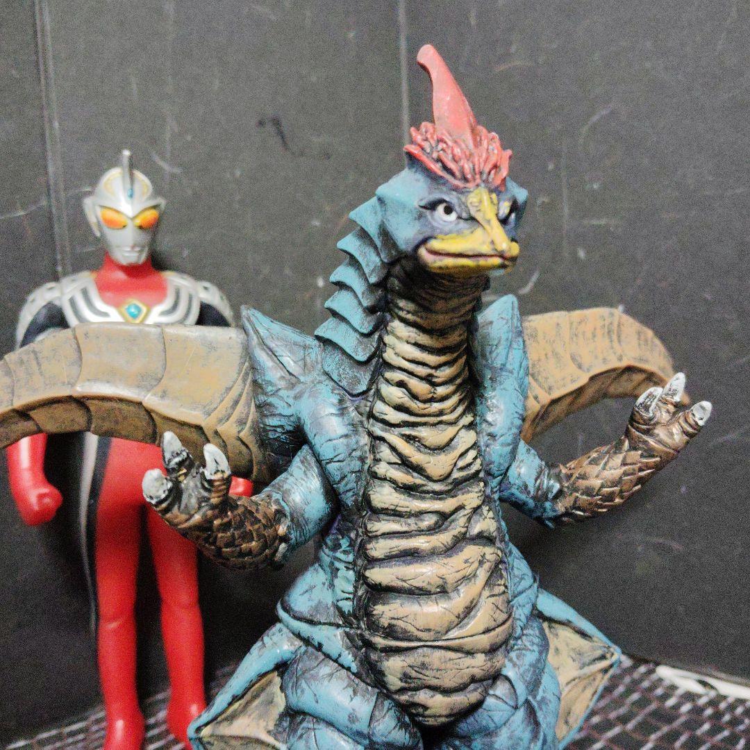 SEA確認画像ウルトラ怪獣旧型ソフビリドリアスと愉快な仲間達