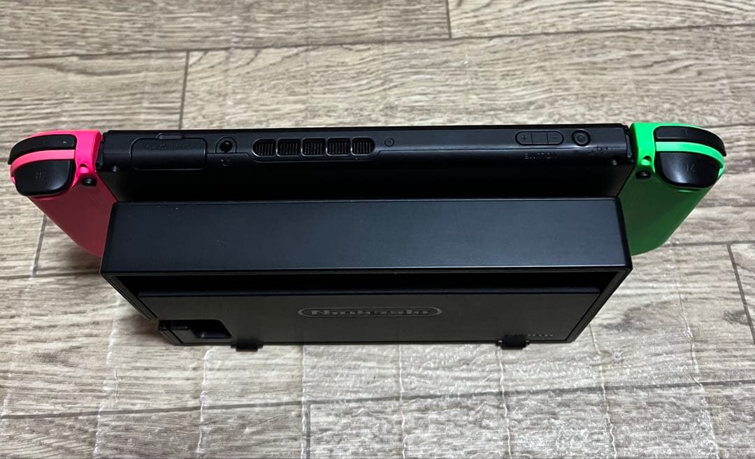 Nintendo Switch 本体 グリーンとピンク