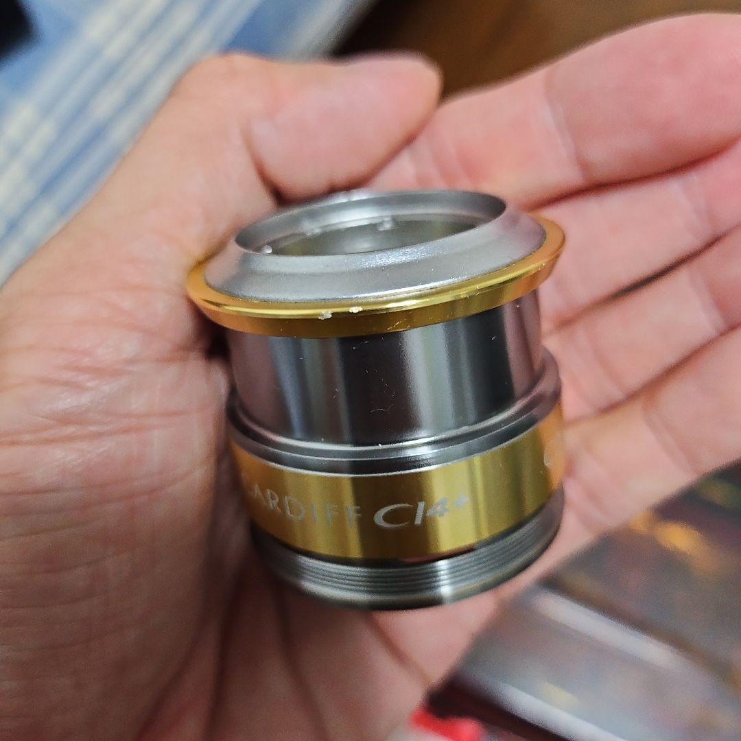 SHIMANO CARDIFF CI4+ C2000SS スピニングリール