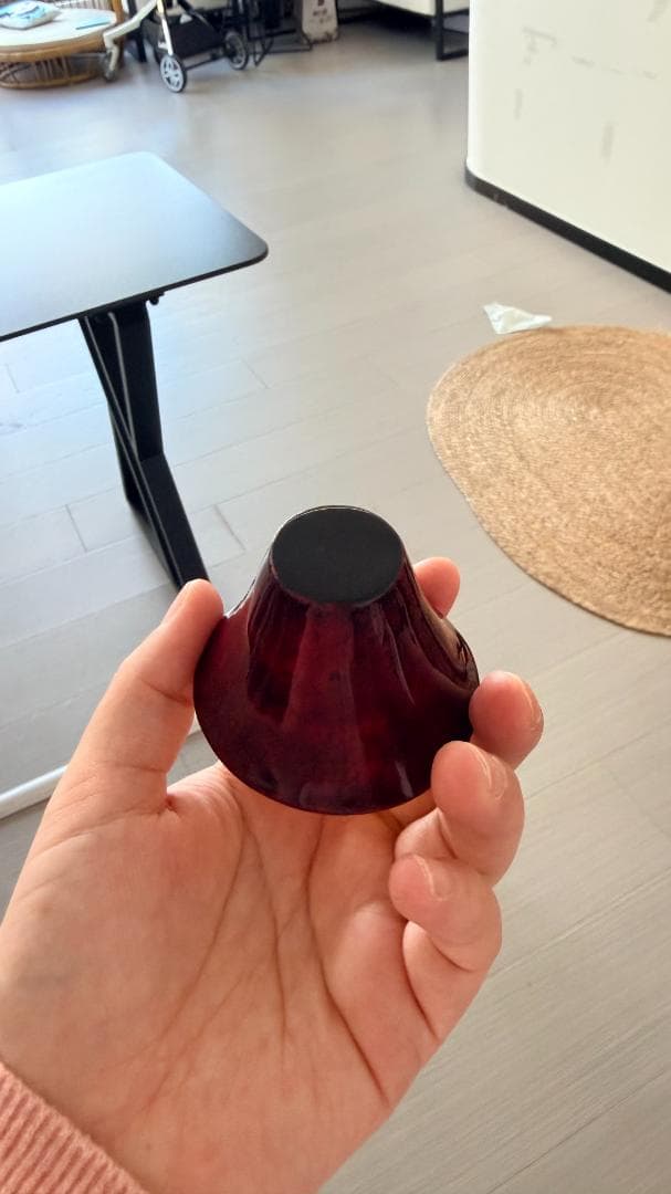 赤いフレア型漆器杯 金色内側