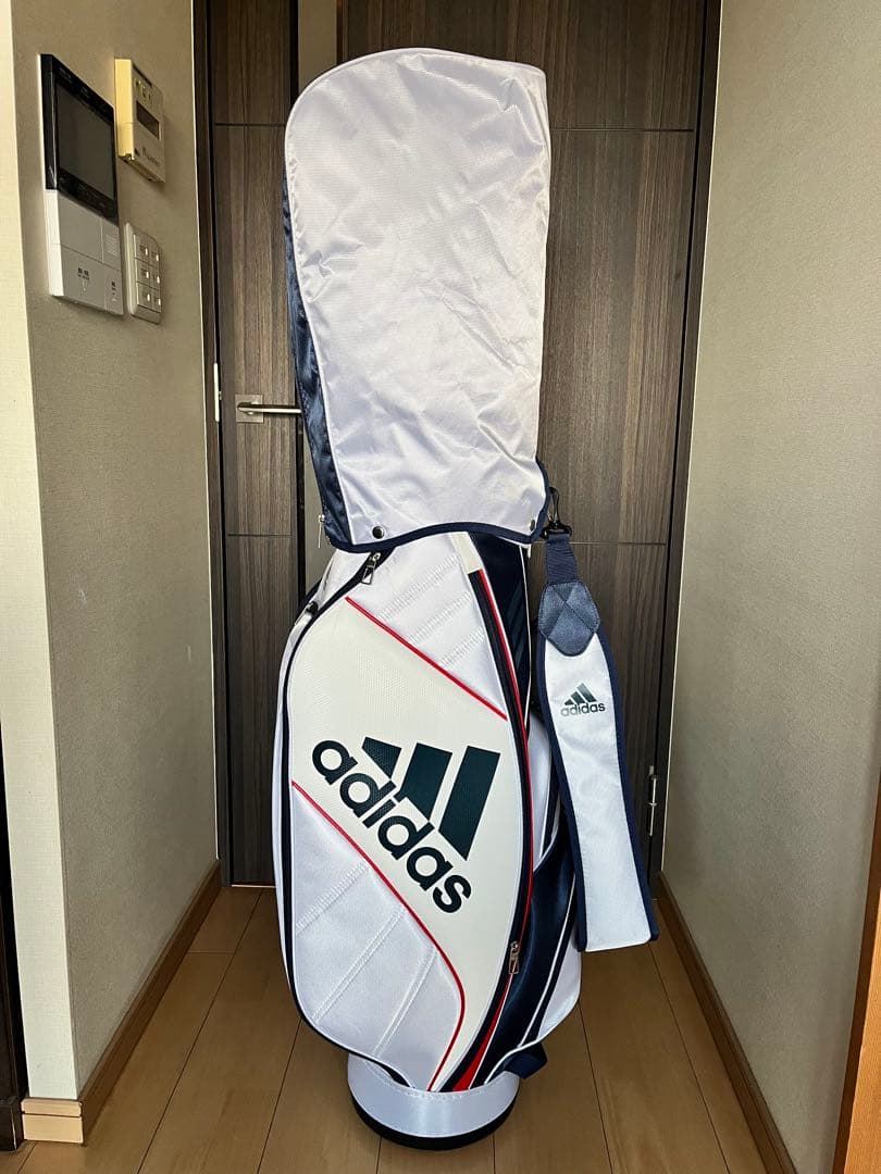 美品adidas アディダス　ゴルフ マストハブ　軽量キャディバッグ 9型　白紺