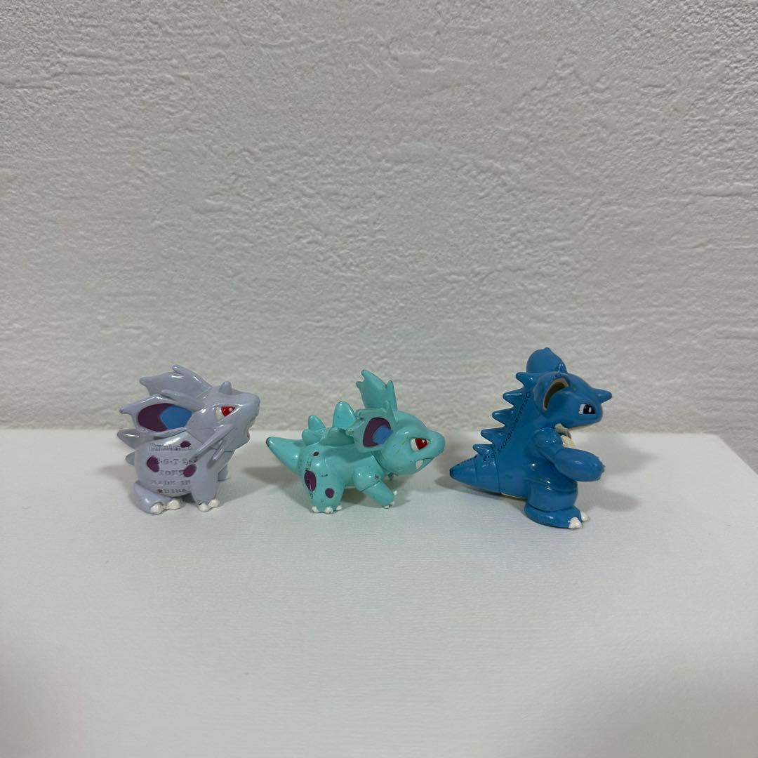 ポケモン　モンコレ　初期　ニドラン♀、ニドリーナ、ニドクイン　3体セット
