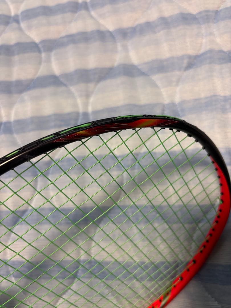 ASTROX 77 バドミントンラケット 赤/青