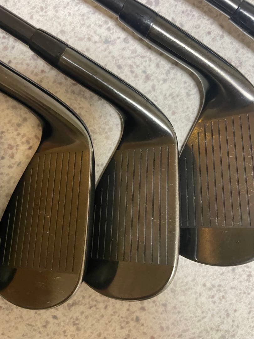 希少　美品　限定版　 タイトリストT200 Black 8本セット！