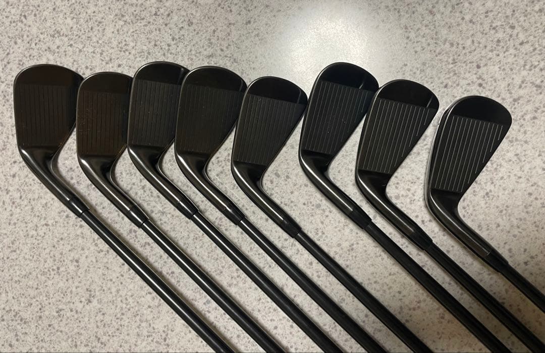 希少　美品　限定版　 タイトリストT200 Black 8本セット！