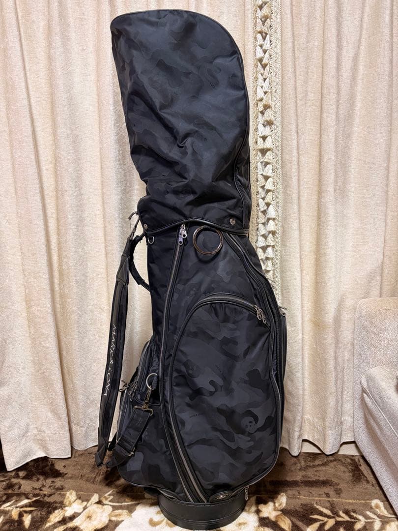 マークアンドロナ　キャディバッグ　ブラック　カモ柄