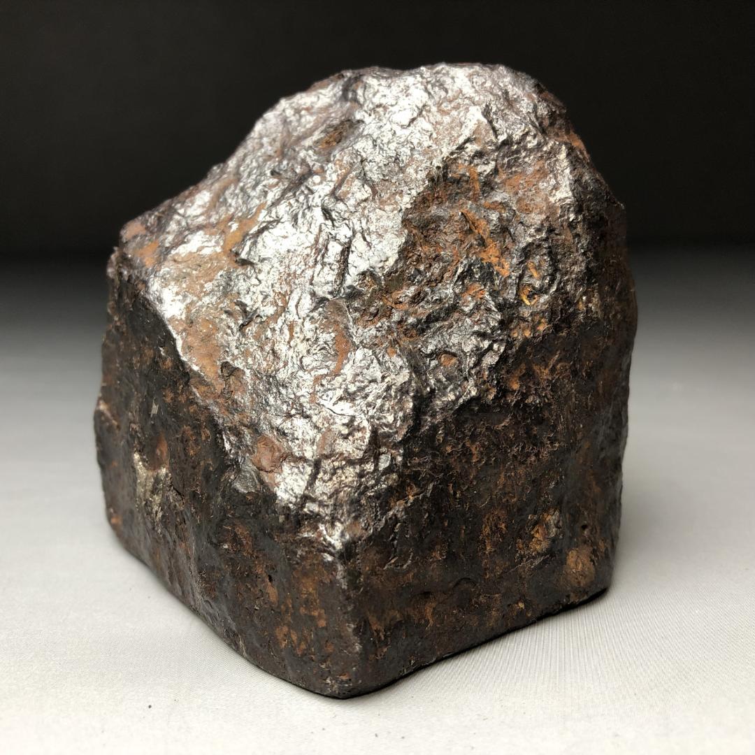 アルタイ隕石　大型隕石 鉄隕石　外皮付き隕石　ナチュラル　原石　重さ約1139ｇ