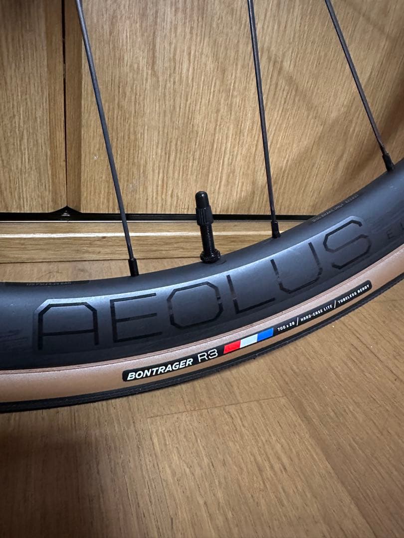 BONTRAGER AEOLUS ELITE35 カーボンホイール　タイヤ付き