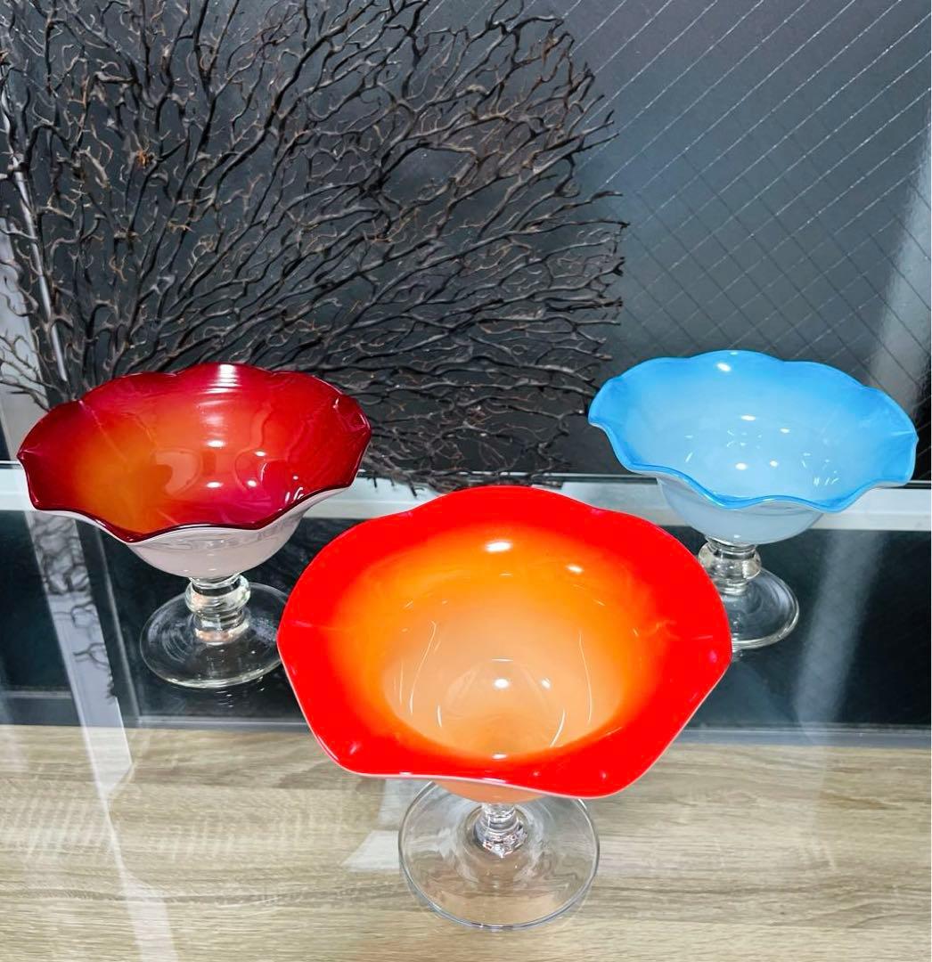 骨董　時代　２色バイカラーフリル 乳白色ガラス　水色　脚付コンポート　菓子器