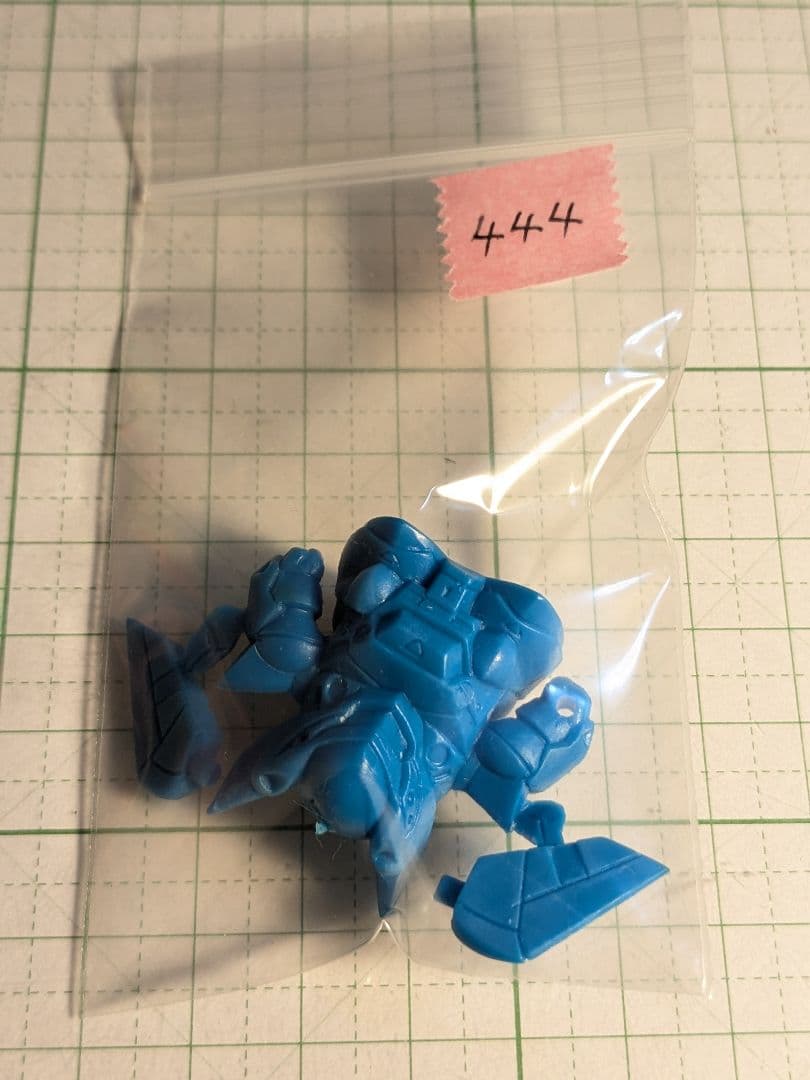 d*3様 444　ウルトラマン　怪獣　キン消し　レトロ　ロボット　ガン消し　ガン