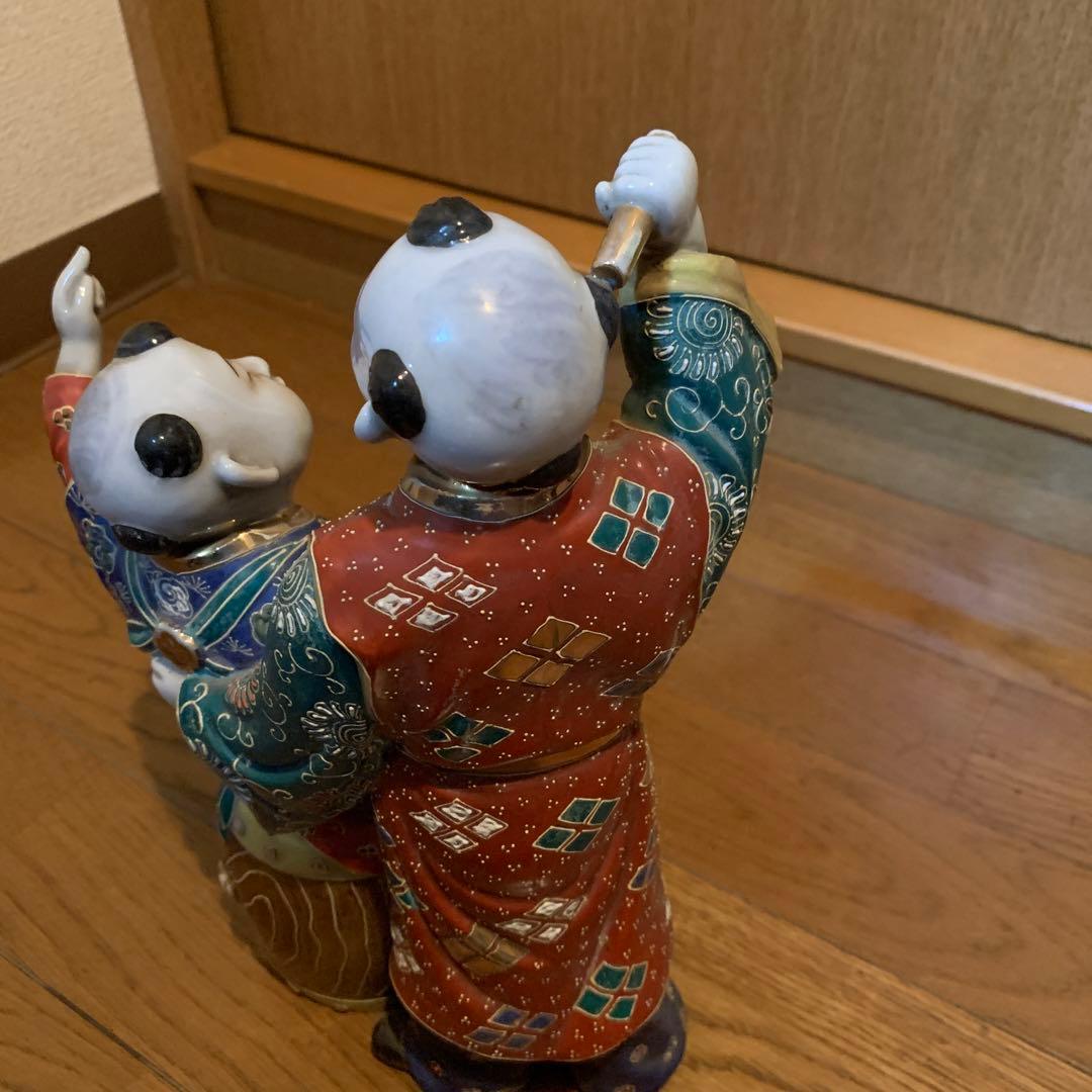 伝統的な日本の陶器人形　九谷焼